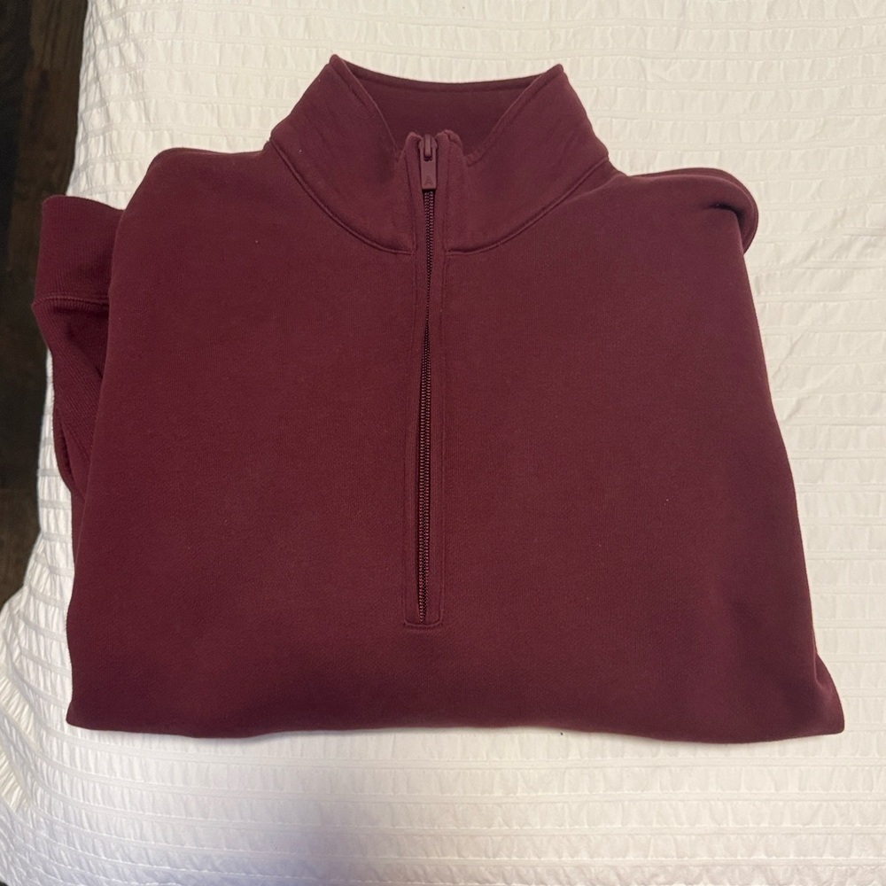 Aritzia Boyfriend Quarter Zip 
Size M — Burgundy